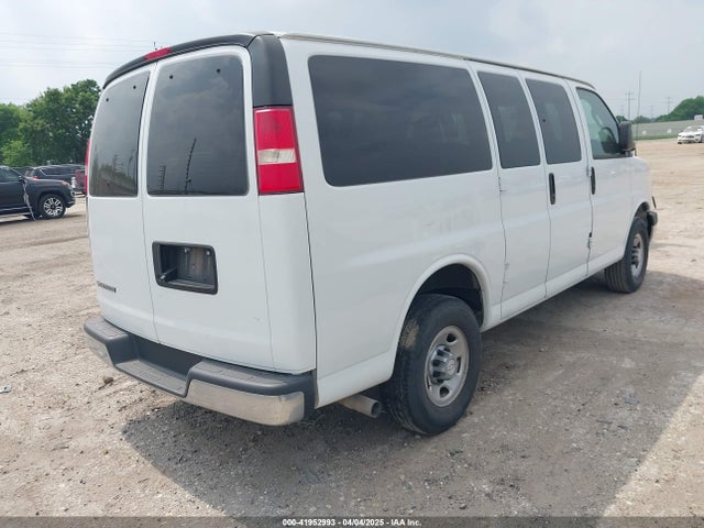 1GAZGMFP8J1230159 Chevrolet Express 3500 Lt