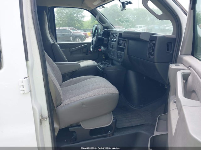 1GAZGMFP8J1230159 Chevrolet Express 3500 Lt