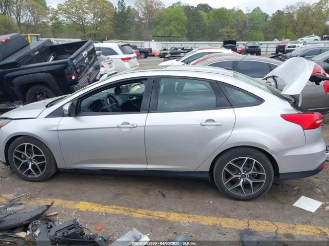 1FADP3H22JL307888 Ford FOCUS SEL