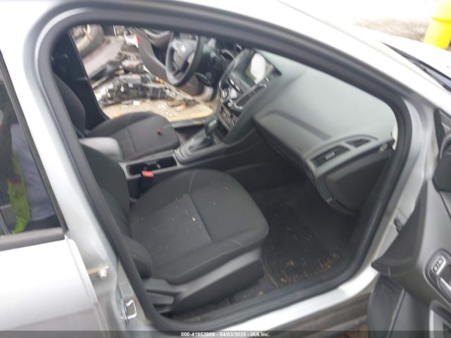 1FADP3H22JL307888 Ford FOCUS SEL