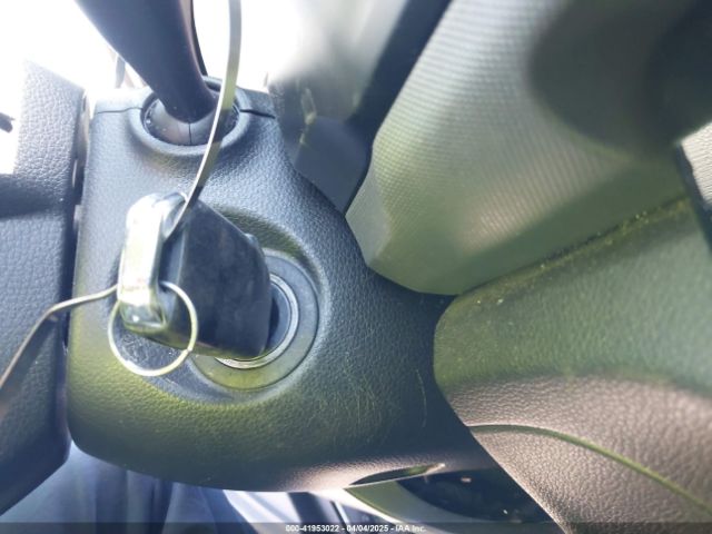 KNDEPCAA7M7185493 KIA Seltos Lx
