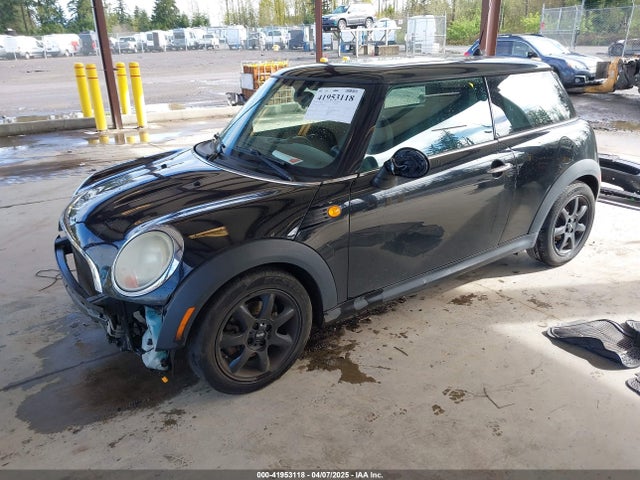 2010 MINI COOPER WMWMF3C57ATZ65458 Photo 1