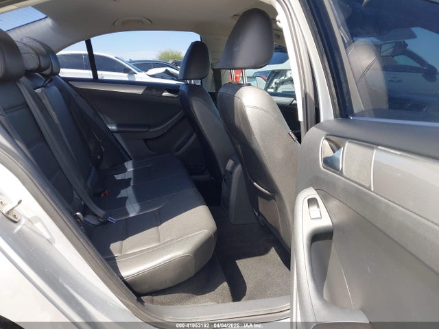 3VWD17AJ4FM336834 Volkswagen Jetta 1.8t Se