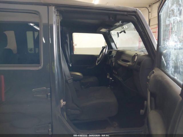 1C4BJWDG3HL503676 Jeep Wrangler Unlimited Sport 4x4