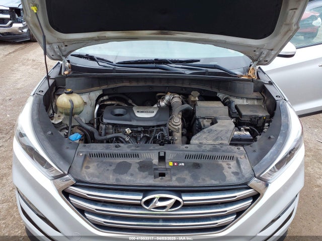 KM8J3CA28GU136937 Hyundai Tucson Limited
