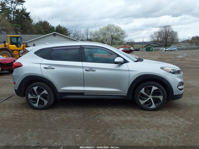 KM8J3CA28GU136937 Hyundai Tucson Limited