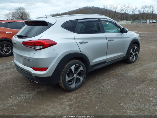 KM8J3CA28GU136937 Hyundai Tucson Limited