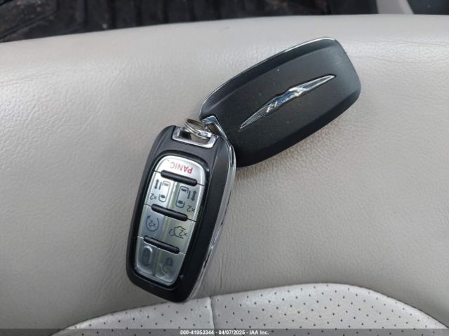 2018 CHRYSLER PACIFICA HYBRID 2C4RC1L78JR258402 Photo 10