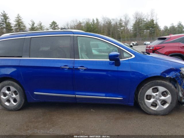 2C4RC1L78JR258402 Chrysler Pacifica Hybrid Touring L