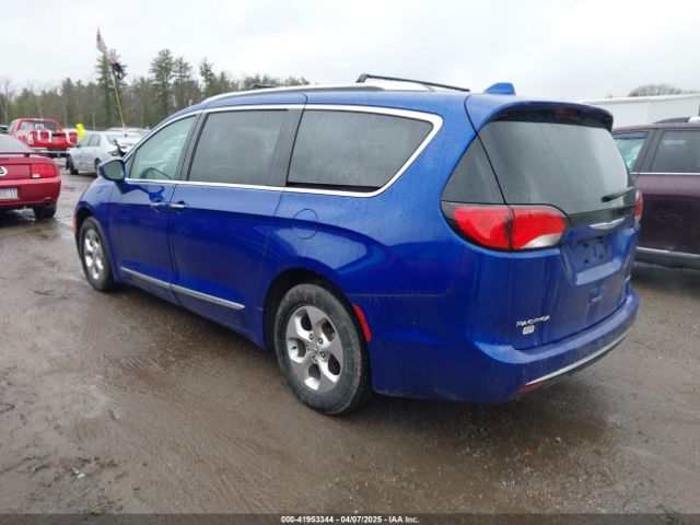 2018 CHRYSLER PACIFICA HYBRID 2C4RC1L78JR258402 Photo 2