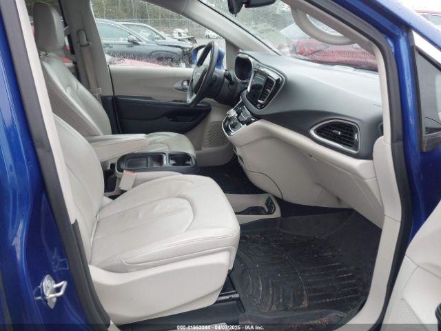 2018 CHRYSLER PACIFICA HYBRID 2C4RC1L78JR258402 Photo 4