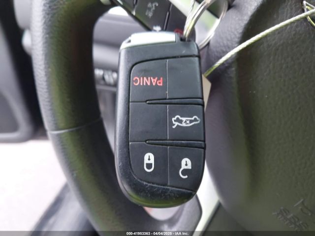 1C3CCCAB8FN571077 Chrysler 200 Limited