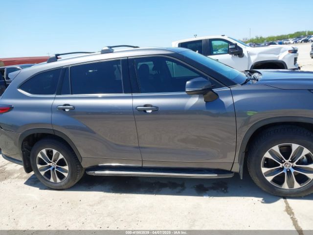 5TDGZRAH7MS528781 Toyota Highlander Xle