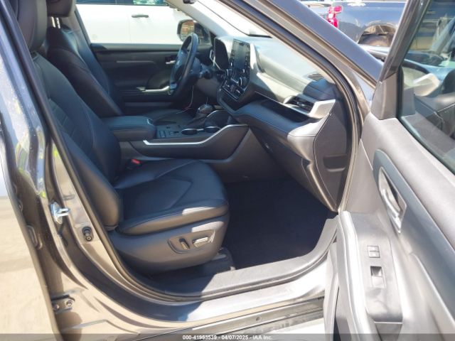 5TDGZRAH7MS528781 Toyota Highlander Xle