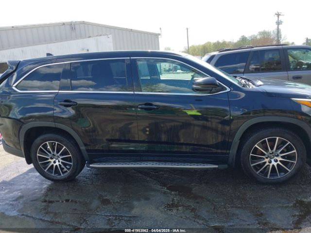 5TDJZRFH0JS545416 Toyota Highlander Se