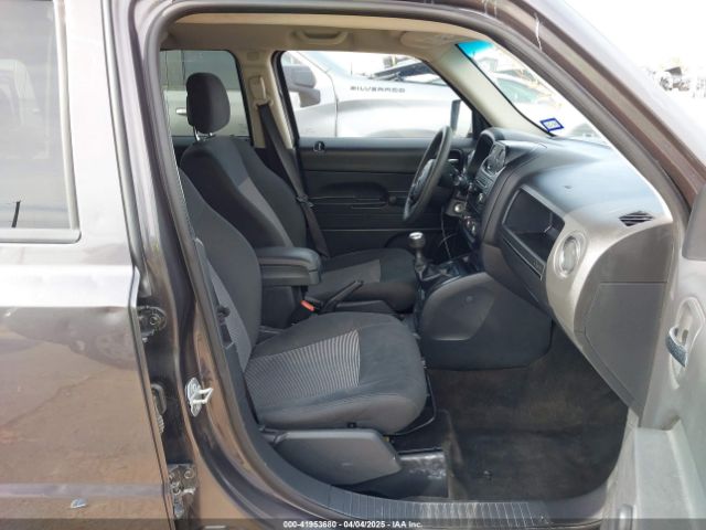 1C4NJPBB7FD264439 Jeep Patriot Sport