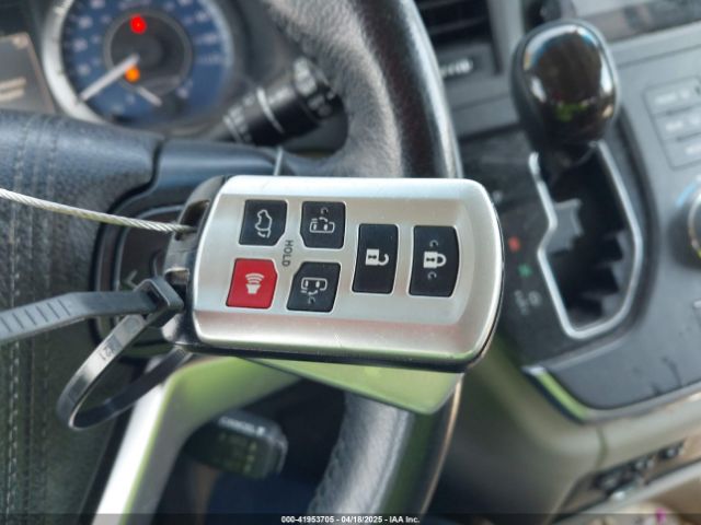 5TDYK3DC8FS654902 Toyota Sienna Xle Premium 8 Passenger