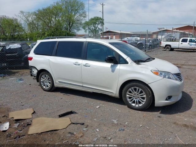5TDYK3DC8FS654902 Toyota Sienna Xle Premium 8 Passenger