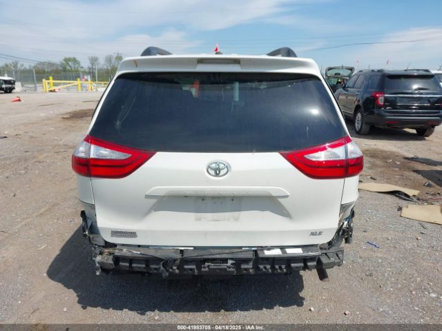 5TDYK3DC8FS654902 Toyota Sienna Xle Premium 8 Passenger