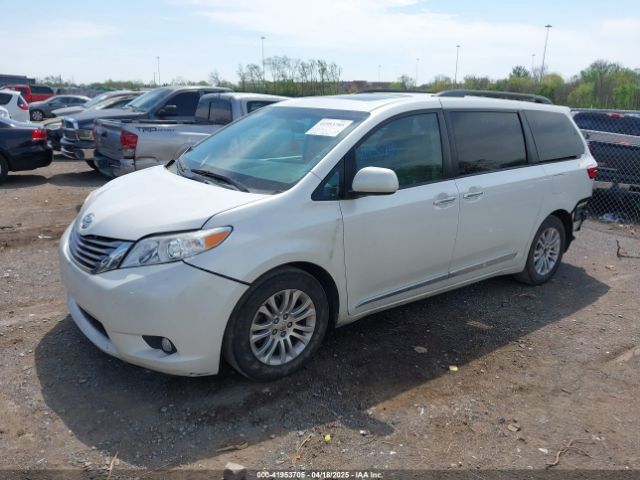 5TDYK3DC8FS654902 Toyota Sienna Xle Premium 8 Passenger