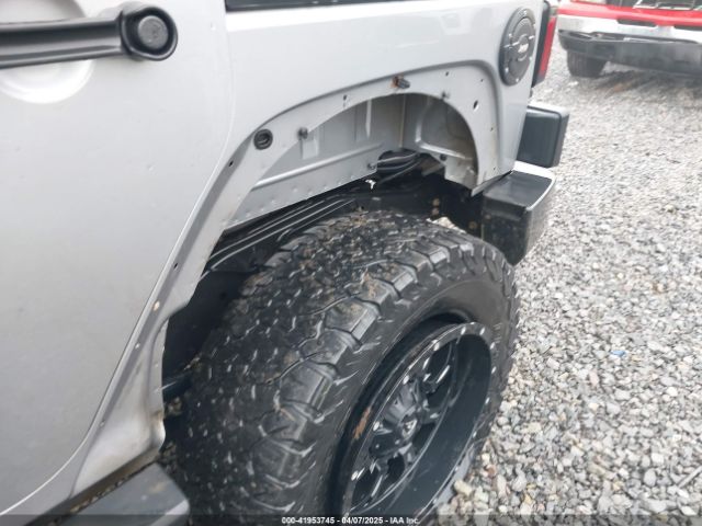 1C4BJWEG6GL170760 Jeep Wrangler Unlimited Sahara