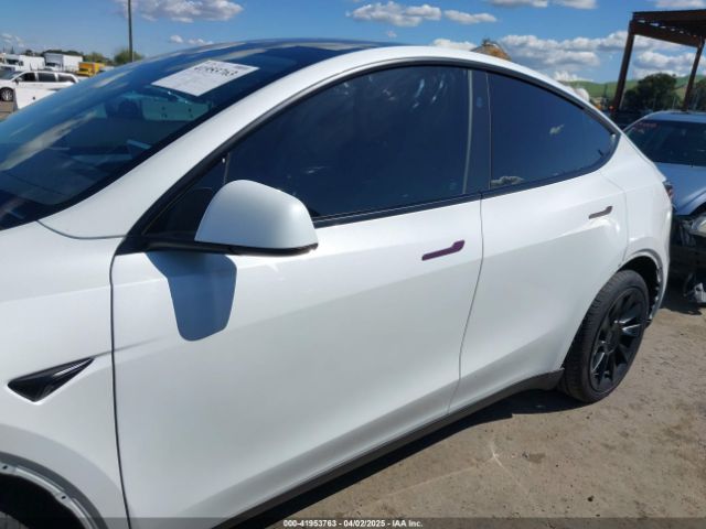 7SAYGDED4PF976735 Tesla Model Y Rwd