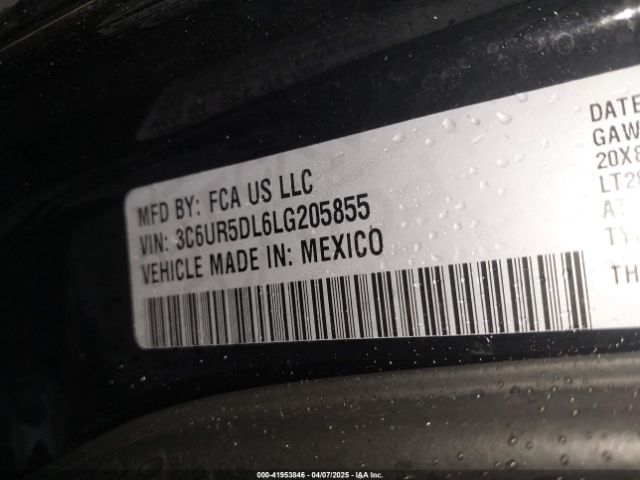 3C6UR5DL6LG205855 RAM 2500 Big Horn  4x4 6'4 Box
