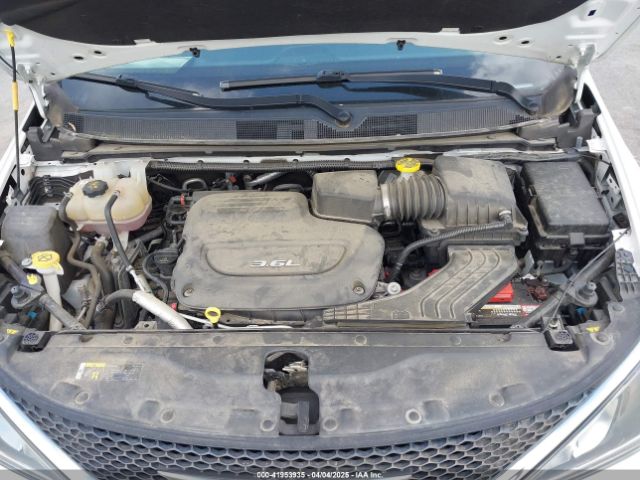 2C4RC1GG5JR330263 Chrysler Pacifica Limited