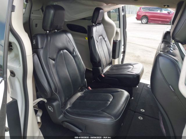 2C4RC1GG5JR330263 Chrysler Pacifica Limited