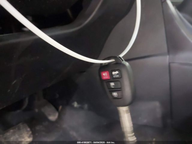 2T1BURHE6GC612818 Toyota Corolla Le Plus
