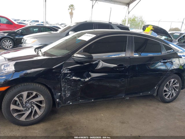 Honda Civic Lx 2018 2HGFC2F58JH558306 Image 14