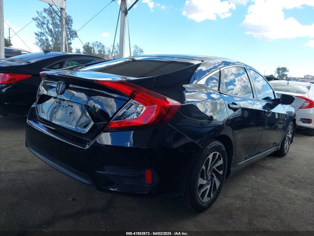 Honda Civic Lx 2018 2HGFC2F58JH558306 Image 4