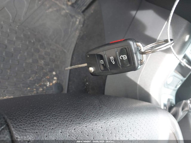 WVGBV7AX9GW550914 Volkswagen TIGUAN S