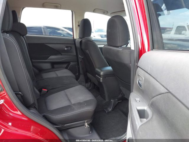 JA4AD2A35HZ055560 Mitsubishi Outlander Es