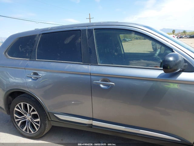 JA4AD2A3XJZ054698 Mitsubishi Outlander Es