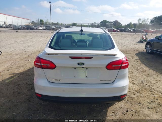 1FADP3J25JL279384 Ford Focus Titanium