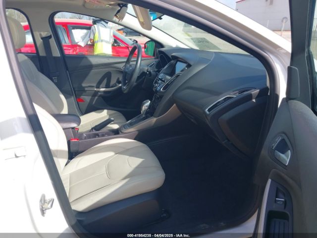 1FADP3J25JL279384 Ford Focus Titanium
