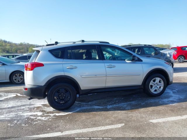2T3ZFREV2FW203281 Toyota RAV4 LE