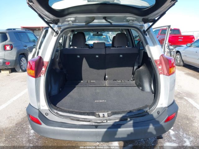2T3ZFREV2FW203281 Toyota RAV4 LE