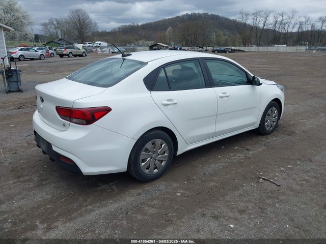 3KPA24AB2JE095126 KIA RIO S