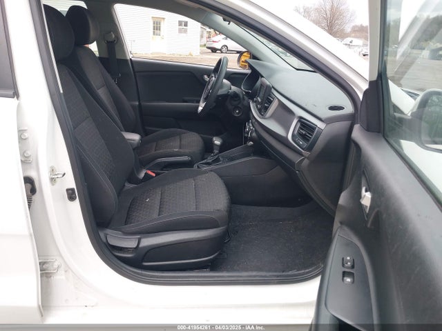 3KPA24AB2JE095126 KIA RIO S