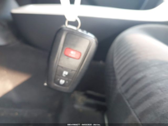 JTDKARFU7G3013485 Toyota Prius Three