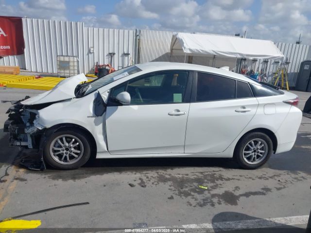 JTDKARFU7G3013485 Toyota Prius Three