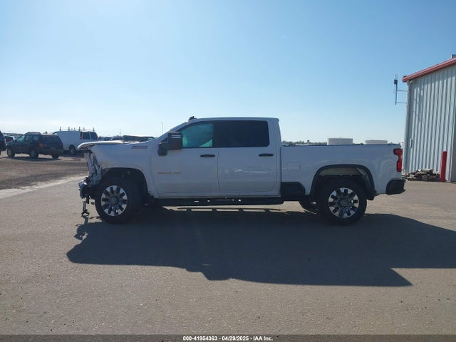 2GC1YME76R1179916 Chevrolet Silverado 2500hd 4wd  Standard Bed Custom