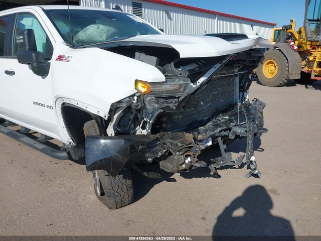2GC1YME76R1179916 Chevrolet Silverado 2500hd 4wd  Standard Bed Custom
