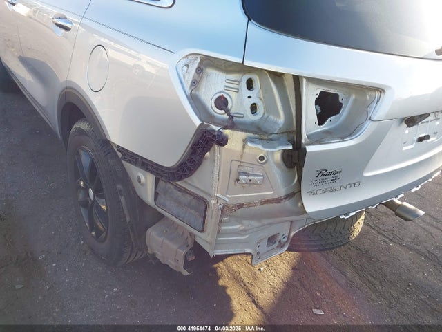 5XYPG4A57GG069736 KIA Sorento 3.3l Lx