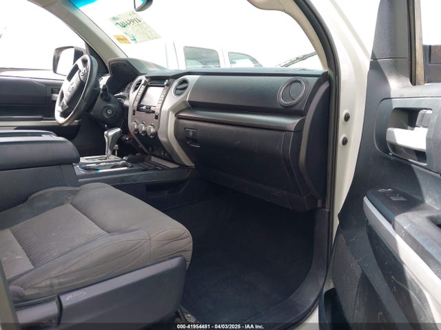5TFEM5F15HX111136 Toyota Tundra Sr5 4.6l V8