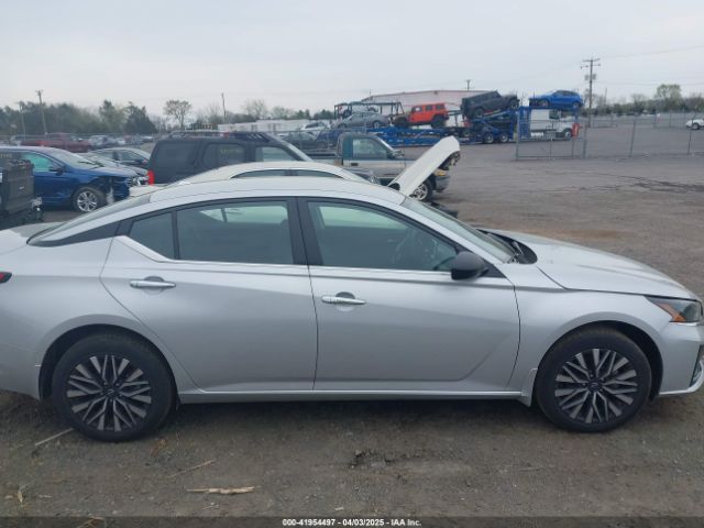 1N4BL4DW2RN317371 Nissan Altima Sv Intelligent Awd