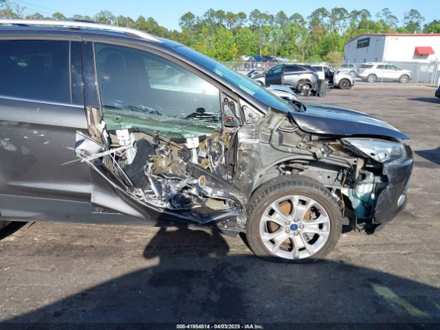 1FMCU9J94GUA63359 Ford Escape Titanium