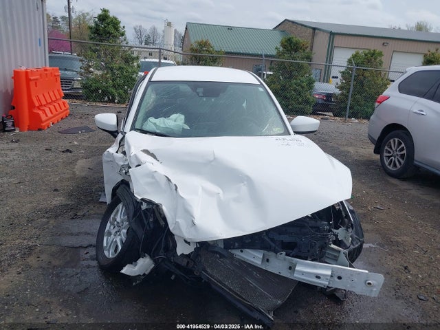 3MYDLBYV9HY175824 Toyota YARIS IA